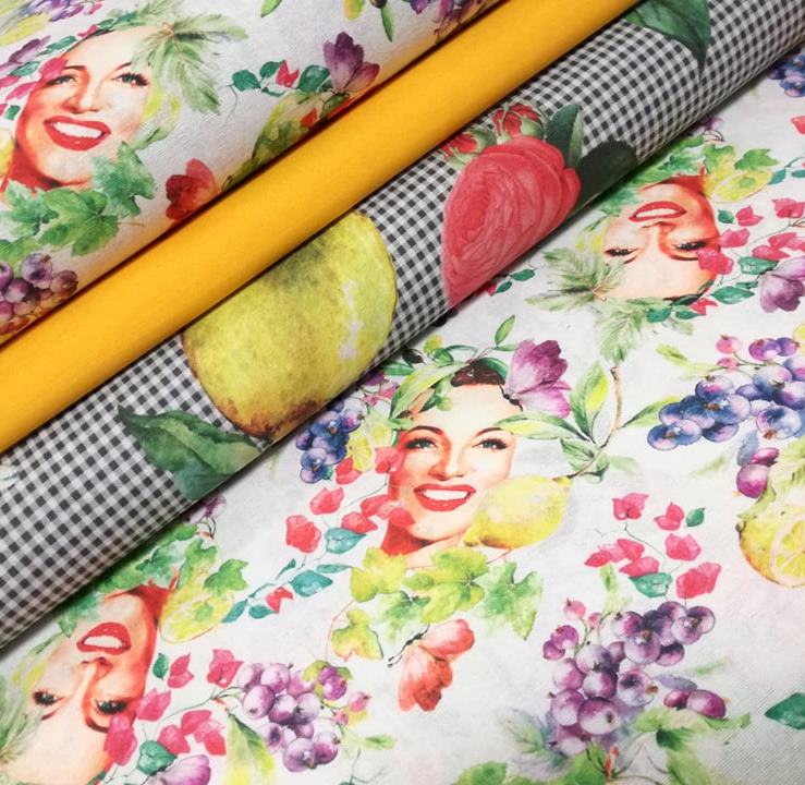 OVOCNÉ TVÁRE BAIANA NA BIELEJ POŤAHOVKE-zbytok 80cm !