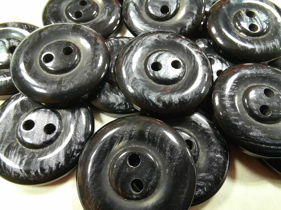 Čierny vzorovaný gombík  Ø 23mm - 1 ks