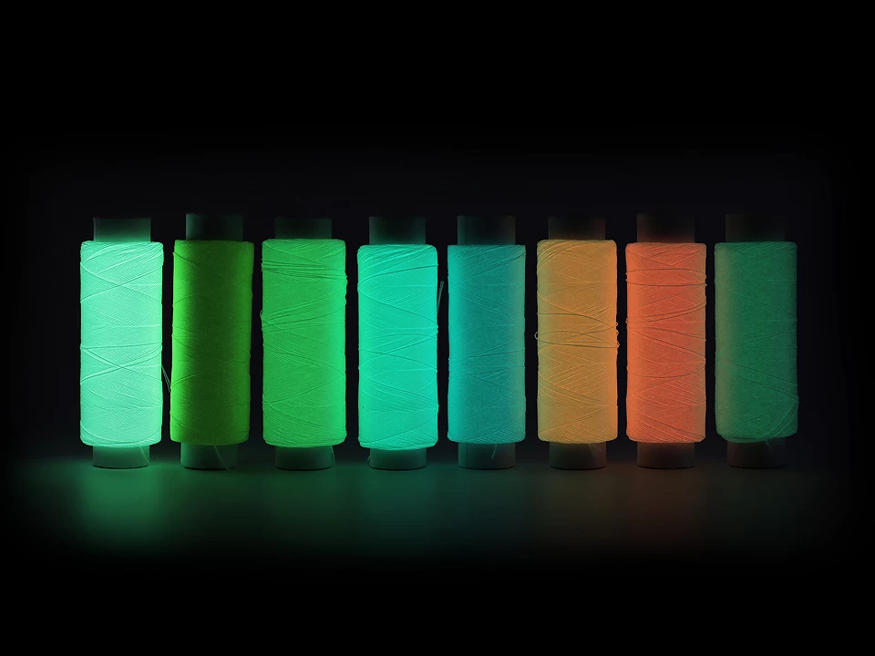 Vyšívacia niť Lumina 200 m svietiaca v tme