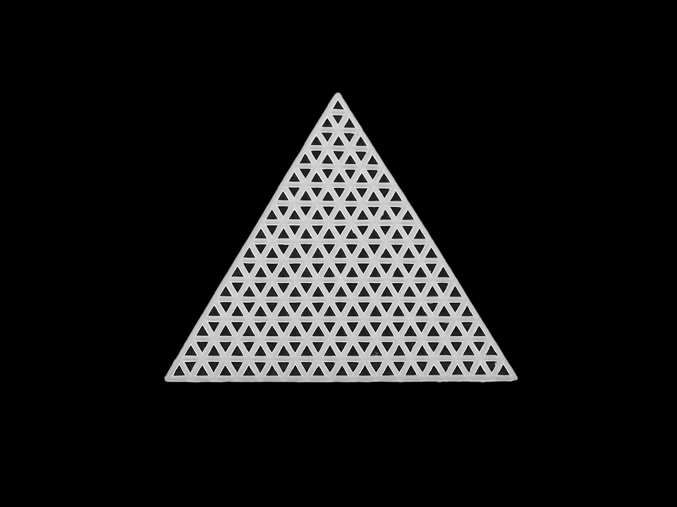 Plastová kanava / mriežka vyšívacia trojuholník