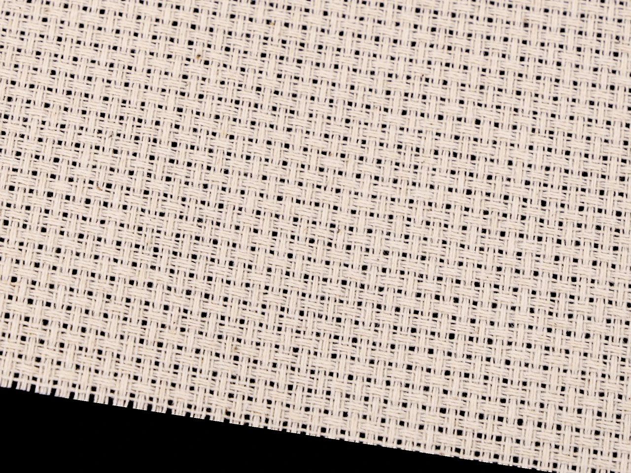 Vyšívacia tkanina Kanava 20x30 cm 40 očiek - 1 ks