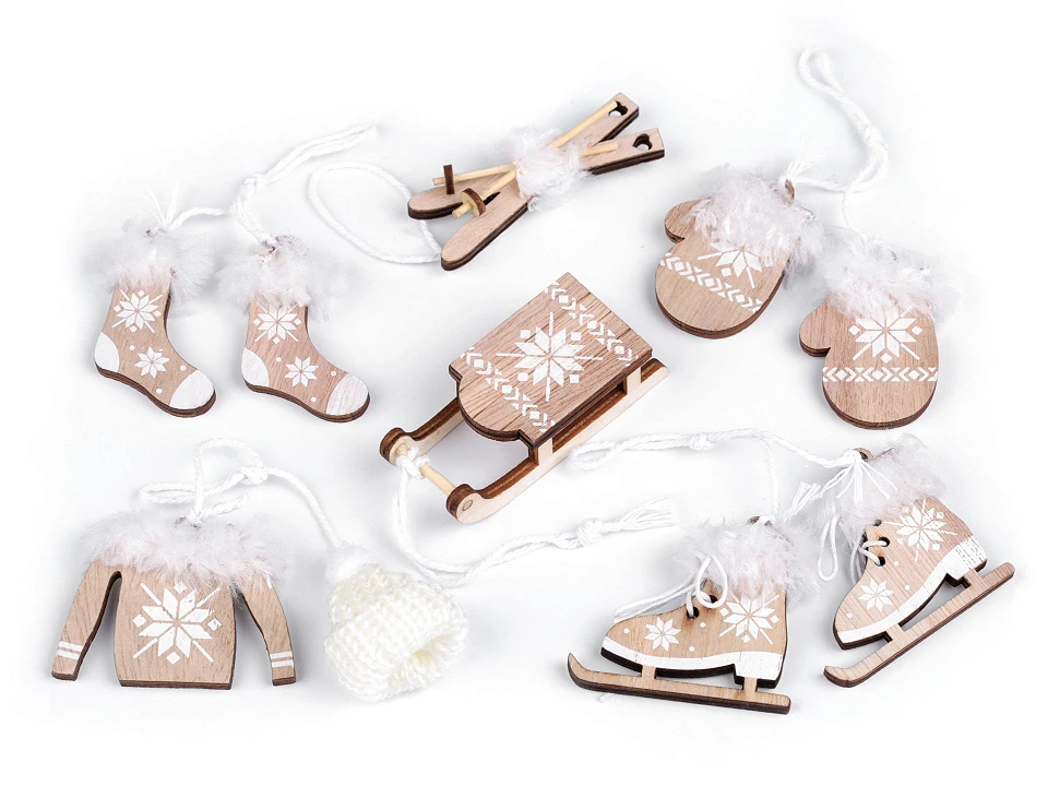 Vianočné dekorácie - lyže, korčule, čiapka, bunda, rukavice, ponožky - 1 sada