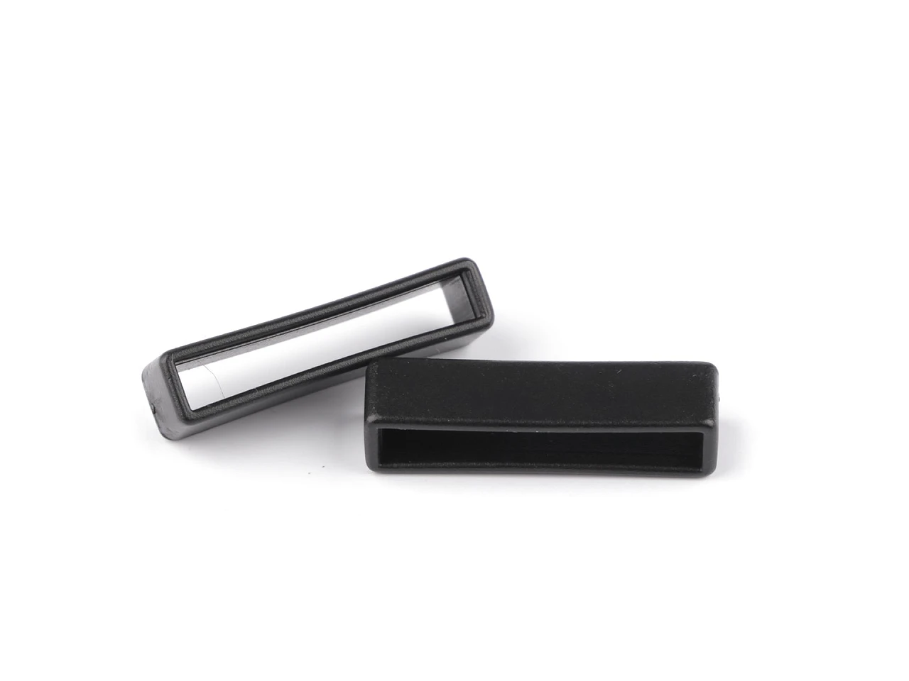 Plastový prievlak šírka 32 mm- 10ks