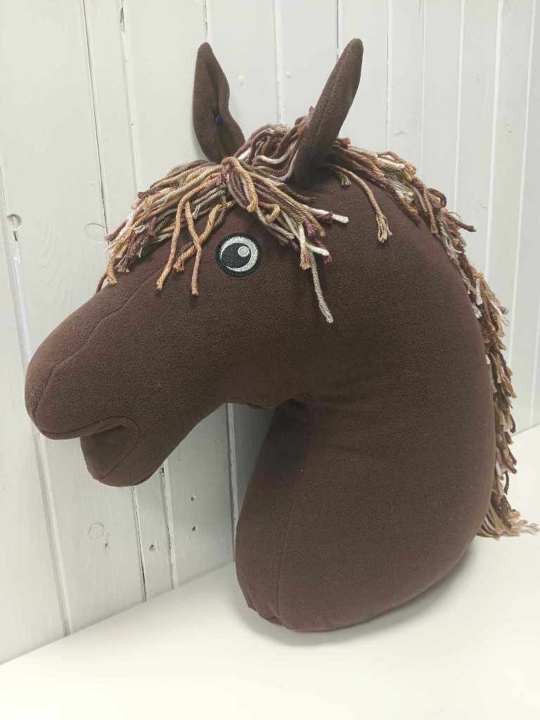 DEKORAČNÝ VANKÚŠ S VÝPLŇOU - HOBBY HORSE