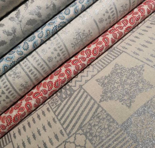 STRIEBORNÝ VIANOČNÝ PATCHWORK NA REŽNEJ