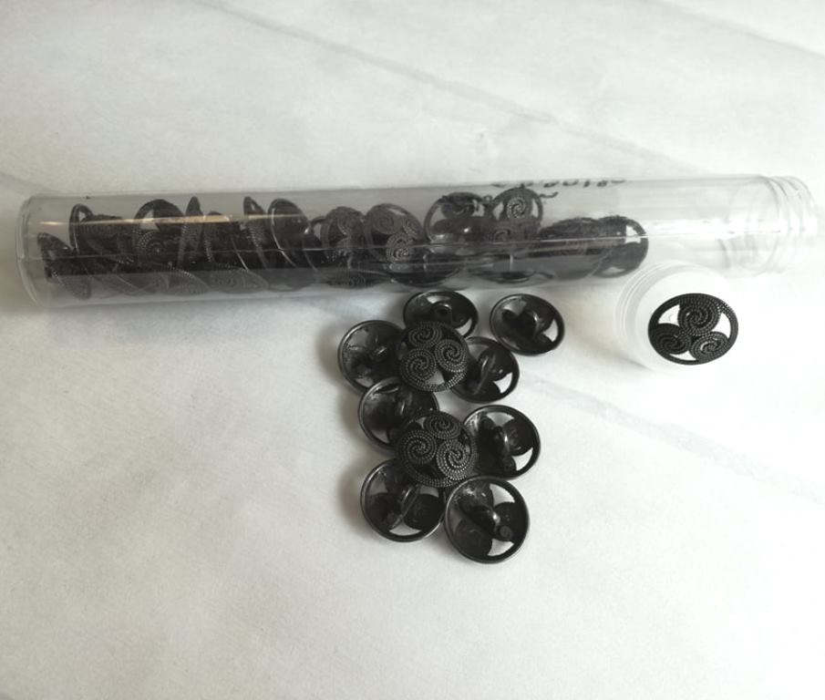 Kovový gombík - krojový veľkosť 18 mm