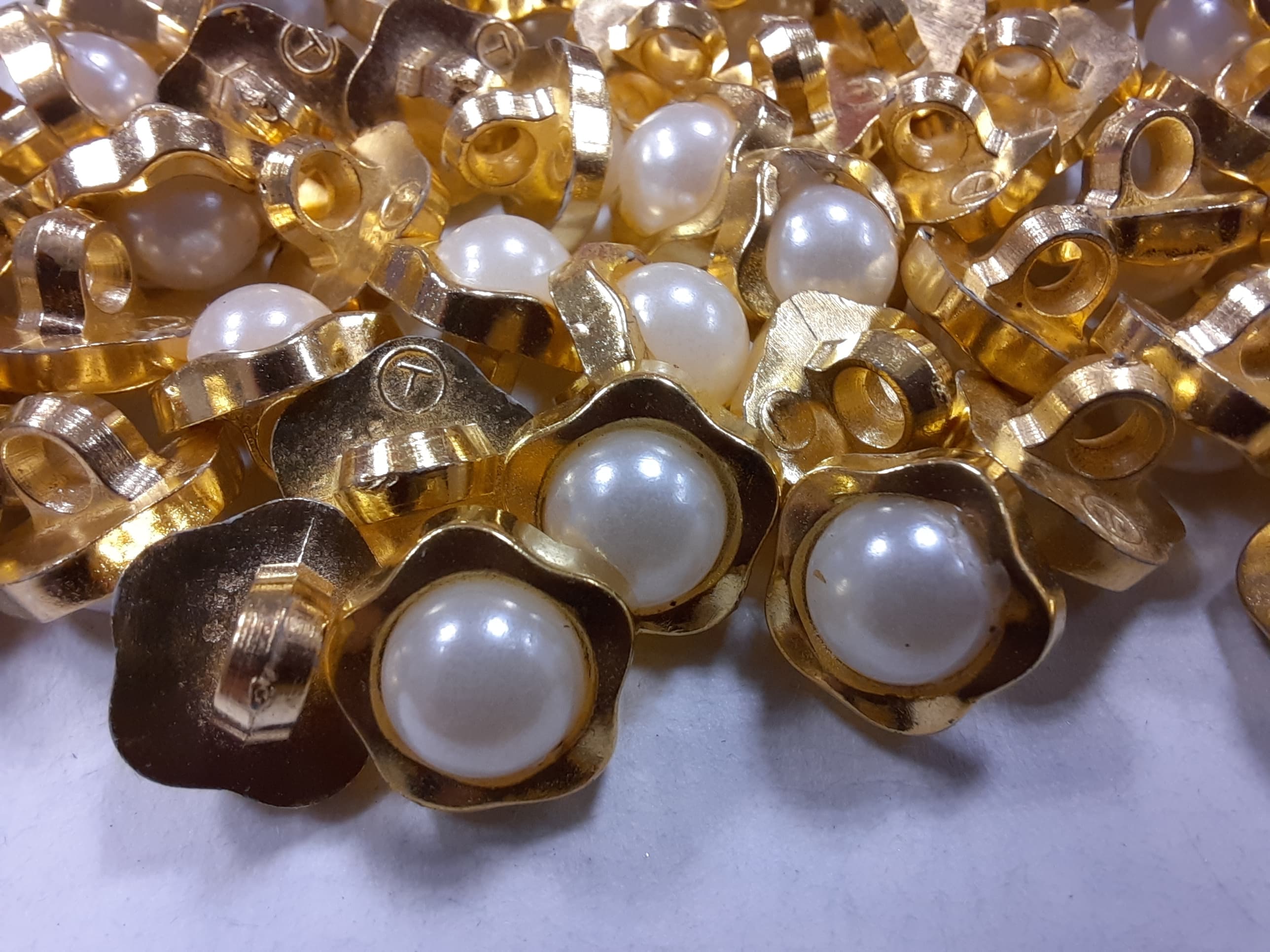 Elegantný gombík  Ø 18mm - 1 ks