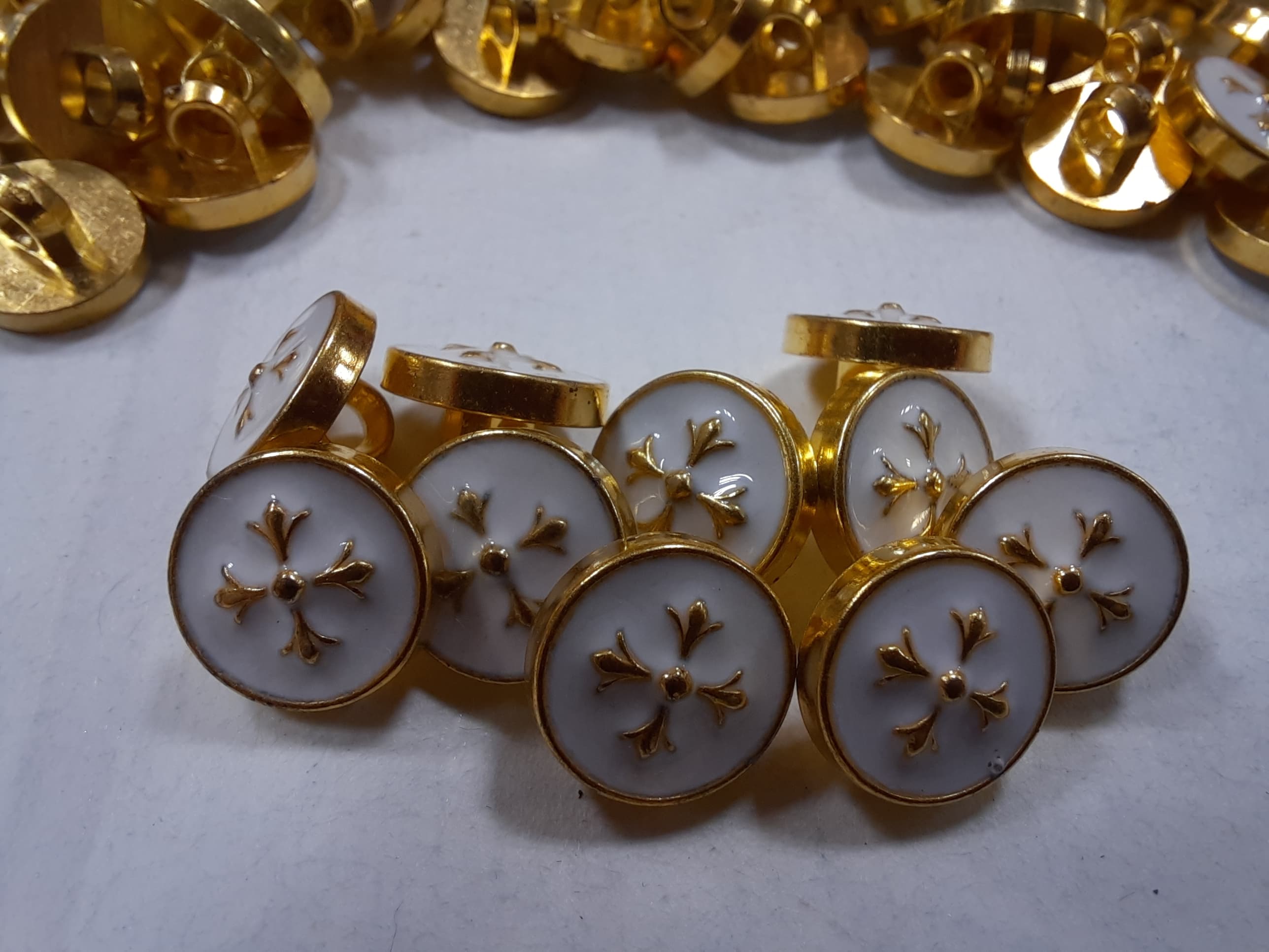 Elegantný gombík  Ø 11mm - 1 ks