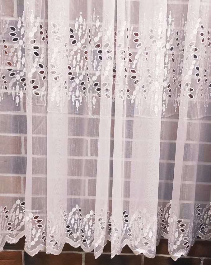Vyšívaná luxusná záclona LESIA - výška 180 cm