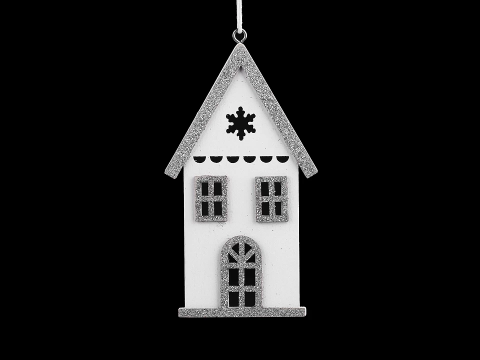 Drevený domček s glitrami na zavesenie