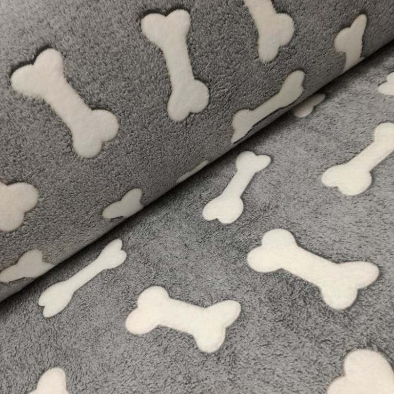BABY SOFT DEKOVINA KOSTIČKY NA ŠEDEJ- FLIS/FLEECE
