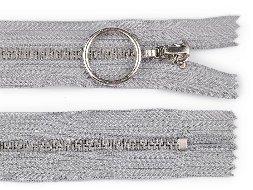 Kovový zips šírka 4 mm dĺžka 20 cm so striebornými zúbkami - 1 ks