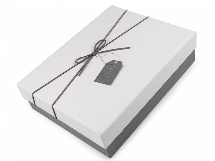 Darčeková krabica s mašľou a visačkou - 1 ks