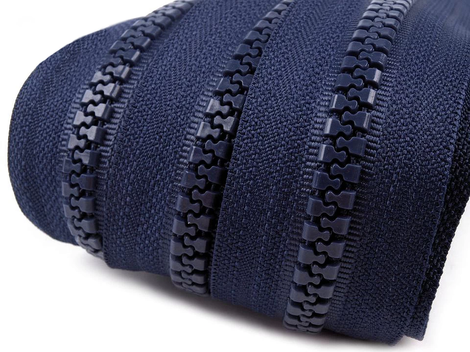 Zips kosticový 8mm metráž -1m